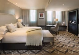 deluxe-king-room